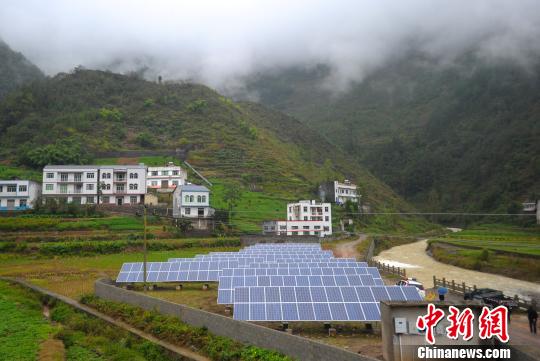 重庆电力光伏扶贫项目让6944户村民受益(图)-